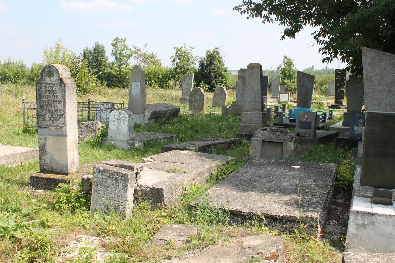 Єврейський кіркут та Братська могила радянських громадян, розстріляних у 1941 р.